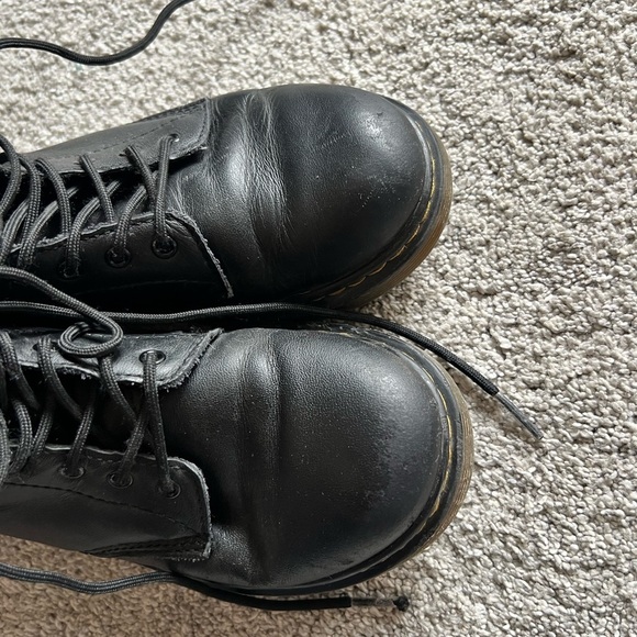 Dr Doc Martens 1460 J Youth Size 3 Unisex Air Wair Boots Black Leather Ankle Zip - Picture 5 of 7